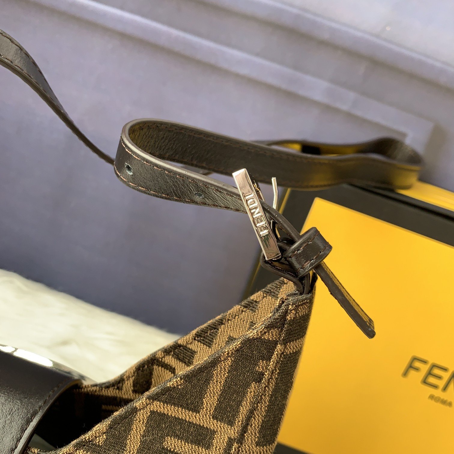 FENDI（フェンディ） ショルダーバッグ 18X9X20 CM-BRAND OFF