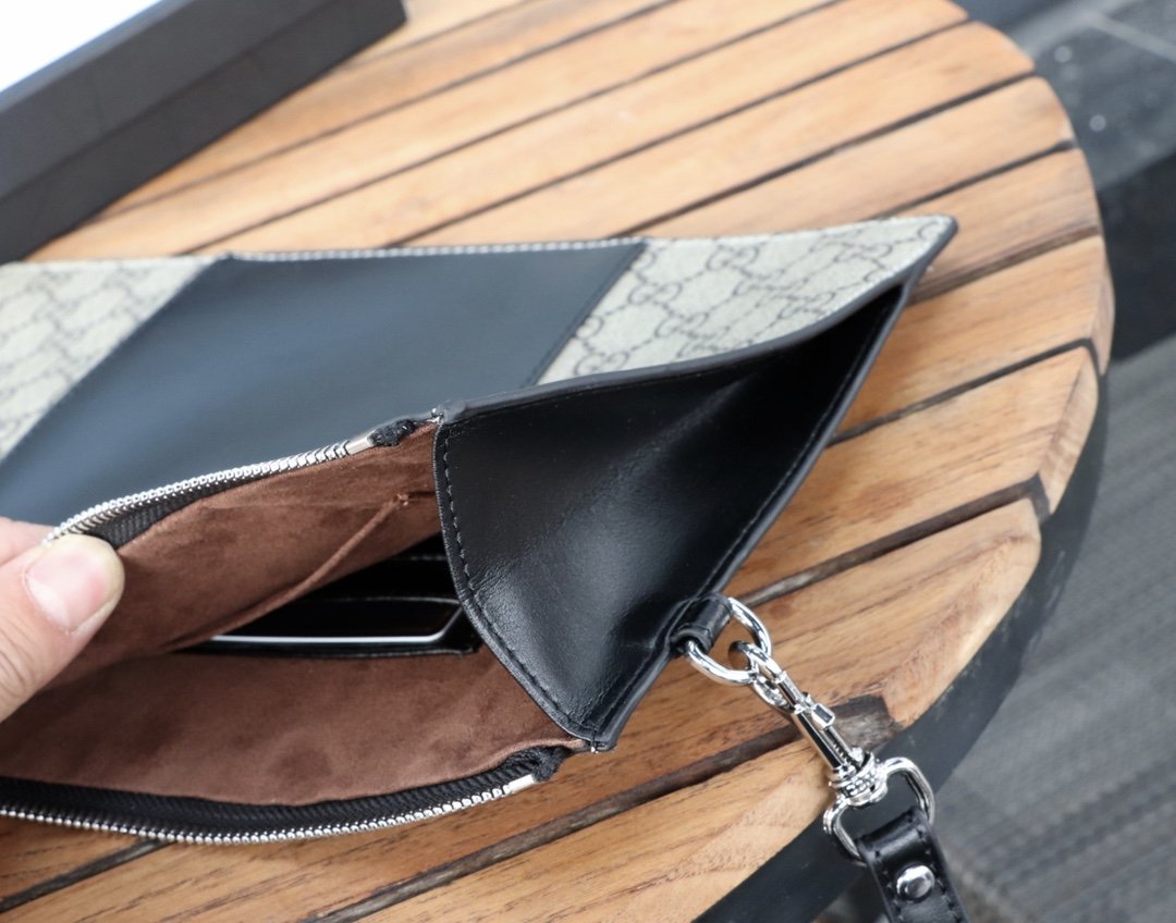 Gucci（グッチ）クラッチバッグ 30.5x21x1.5cm-BRAND OFF