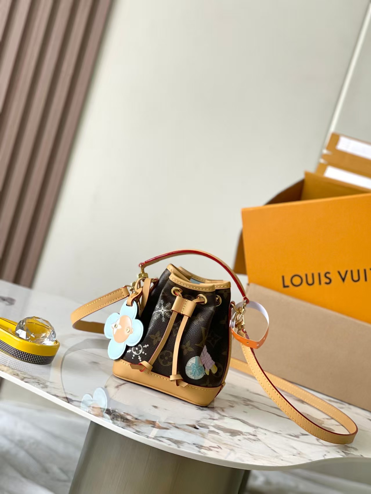 【LOUIS VUITTON旗艦店】ルイ・ヴィトン 2025年クリスマス限定 NANO NOÉ M12221-BRAND OFF