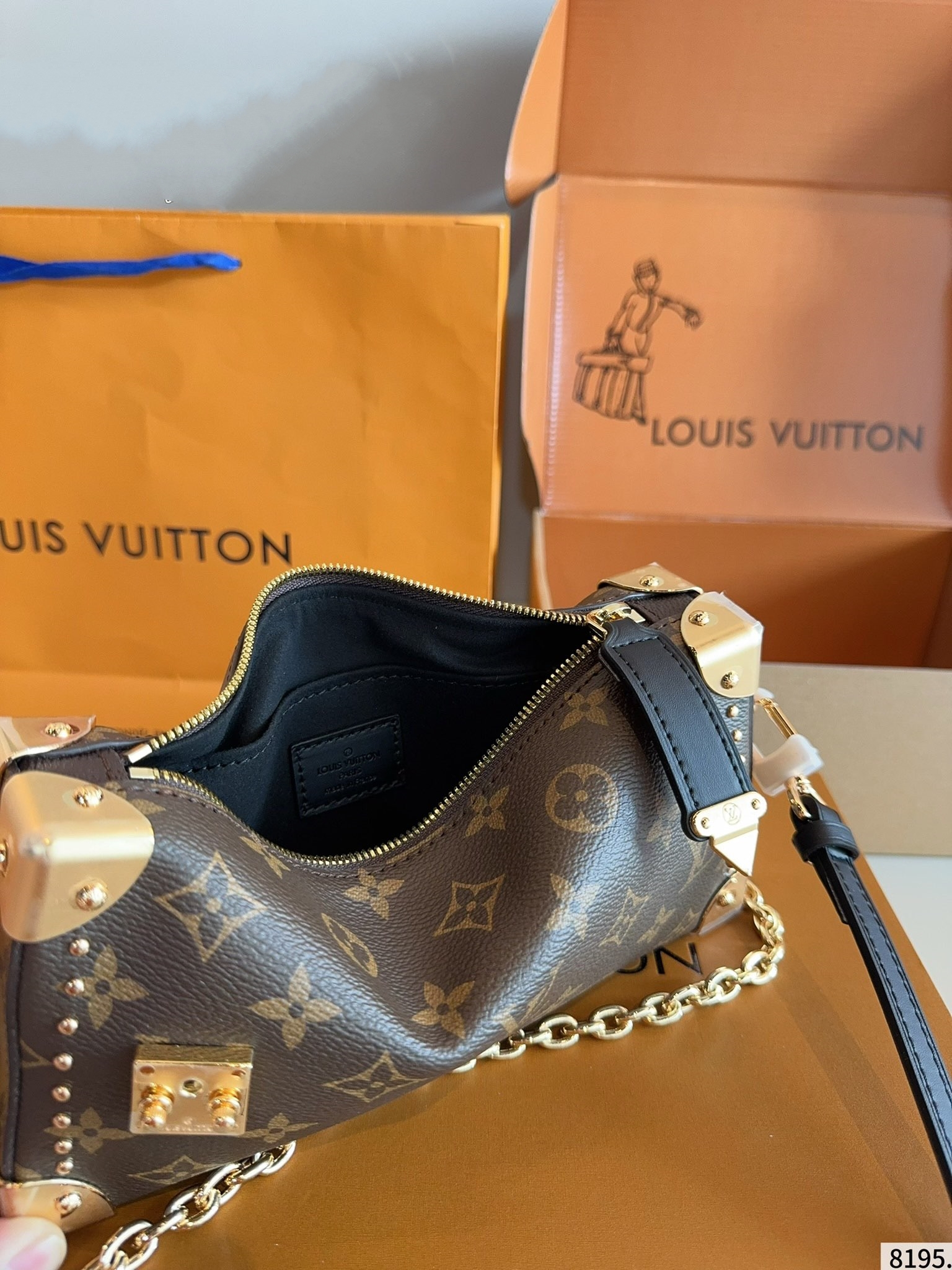 LOUIS VUITTON ルイヴィトン HANDLE SOFT TRDNK CLUTCH ソフトトランク-BRAND OFF
