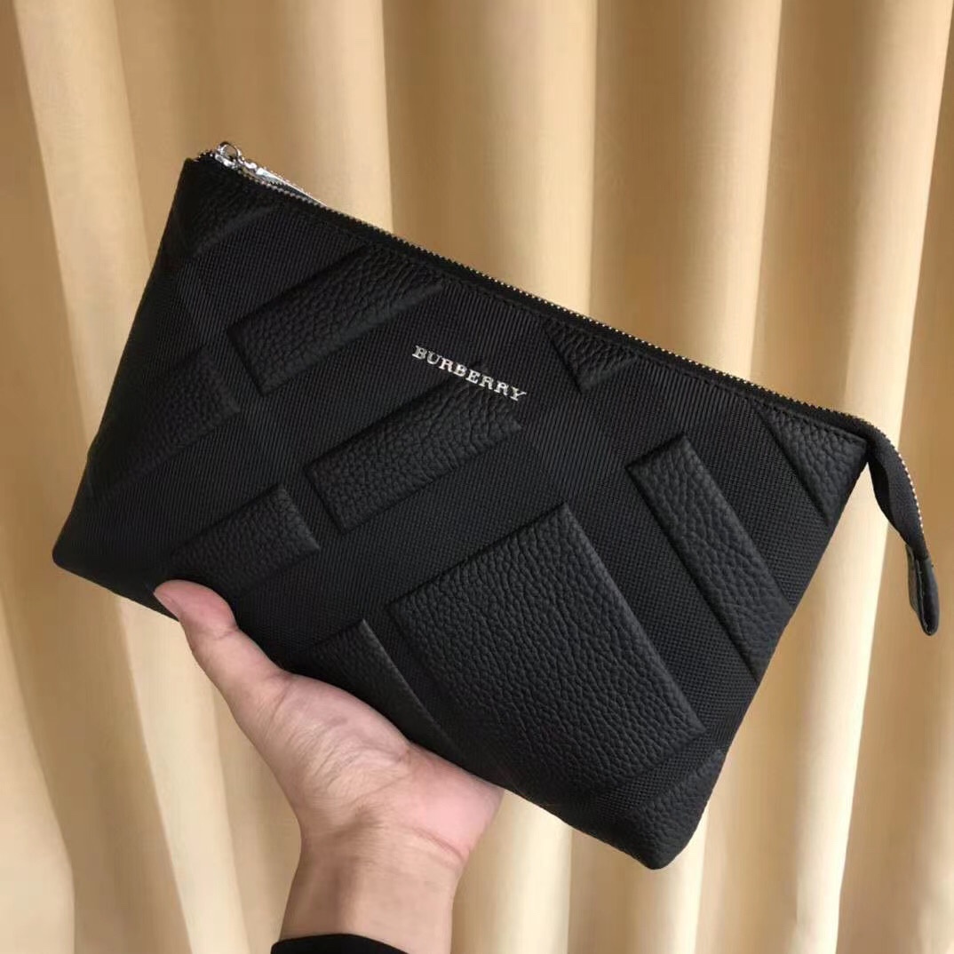 【BURBERRY 公式旗艦店】バーバリー クラッチバッグ 当日出荷 好評に付き再入荷！26*17*3CM-BRAND OFF