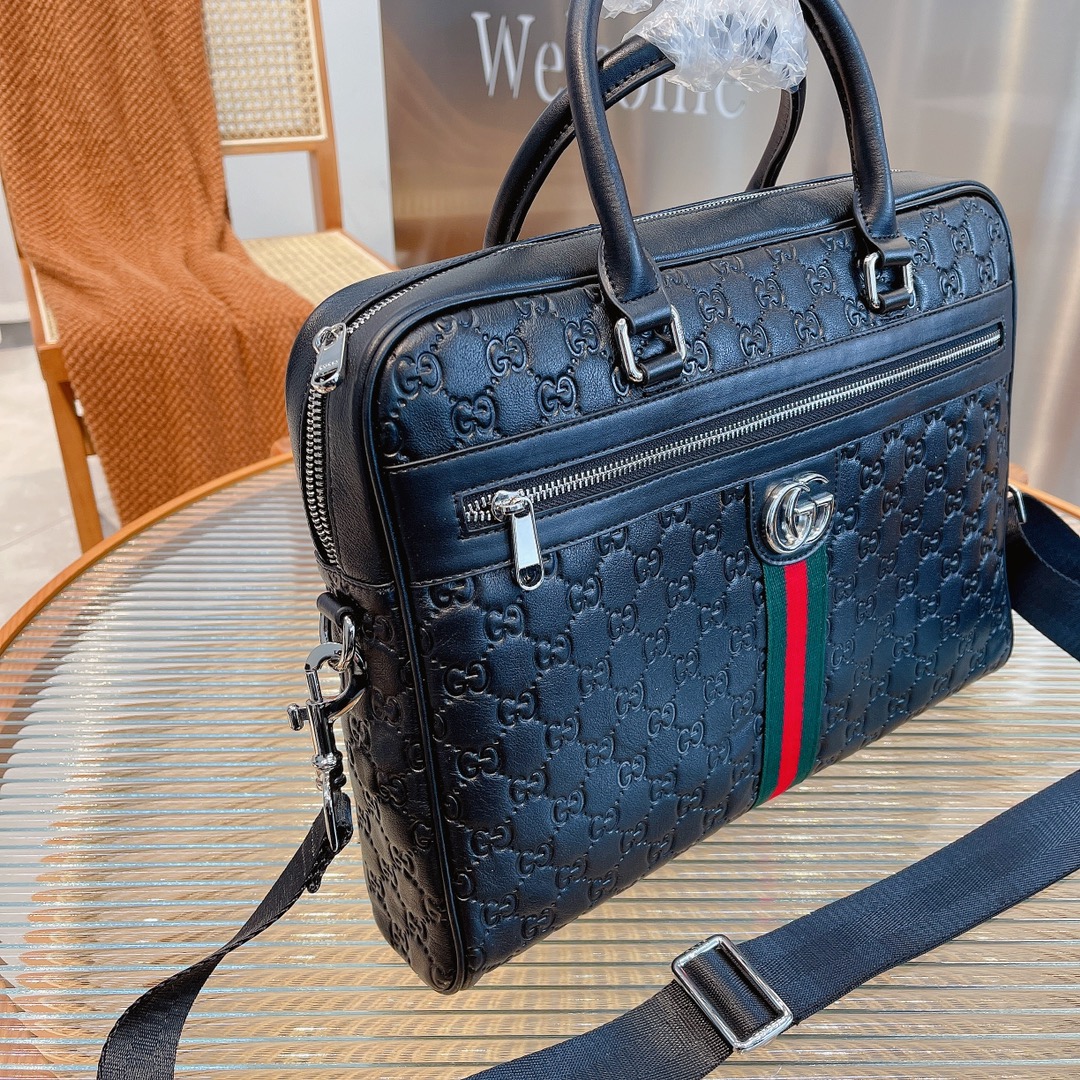 GUCCI(グッチ) ショルダーメッセンジャーバッグ-BRAND OFF