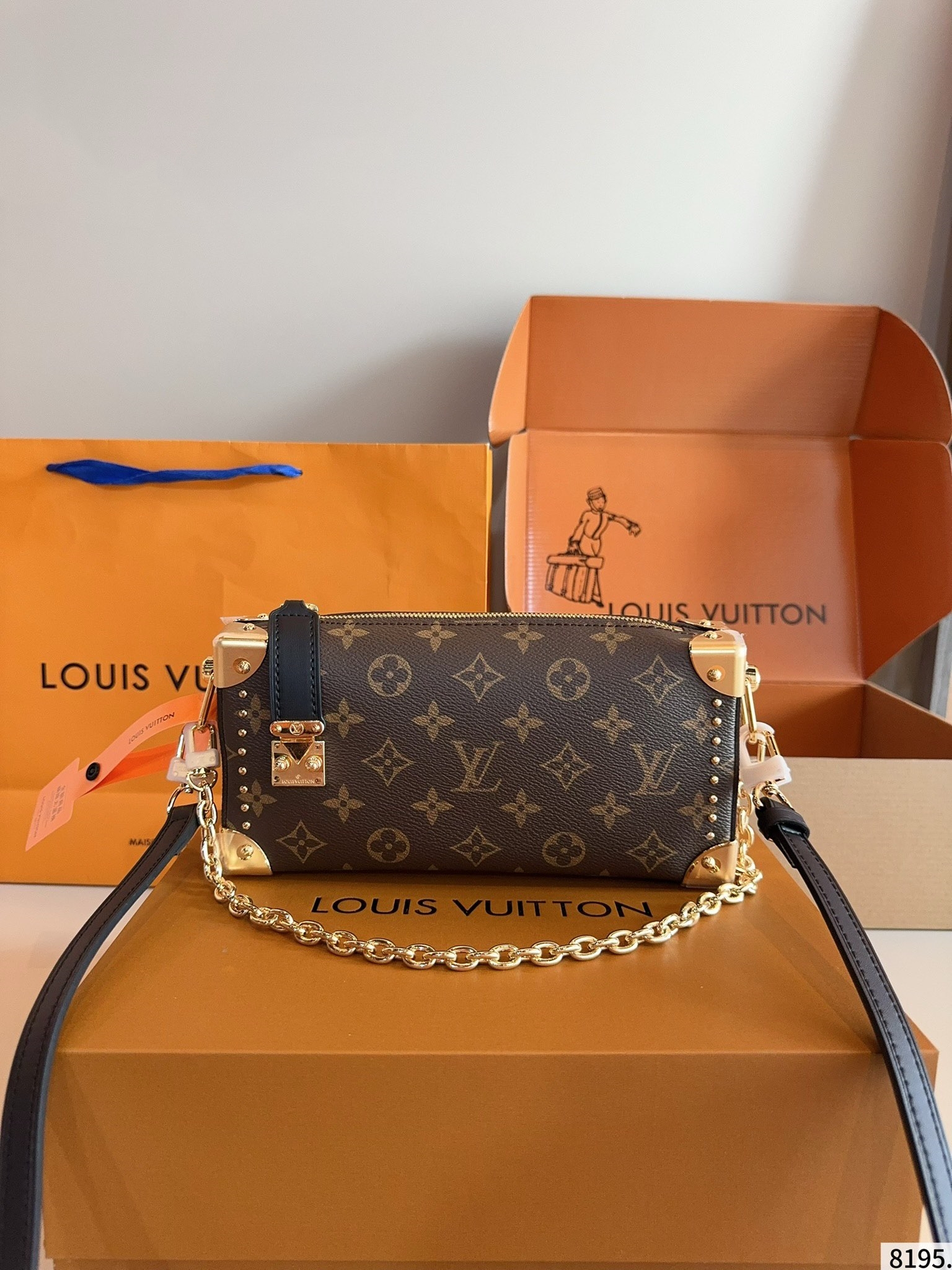 LOUIS VUITTON ルイヴィトン HANDLE SOFT TRDNK CLUTCH ソフトトランク-BRAND OFF