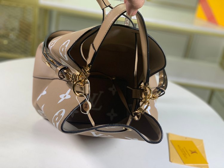Louis Vuitton （ルイヴィトン） ショルダーバッグ 26x26x17.5 cm-BRAND OFF