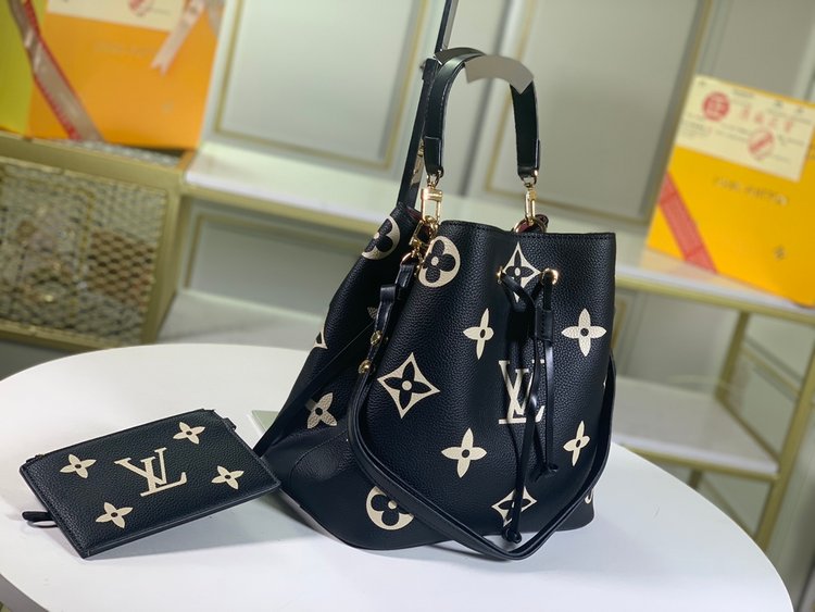 Louis Vuitton （ルイヴィトン） ショルダーバッグ 26x26x17.5 cm-BRAND OFF