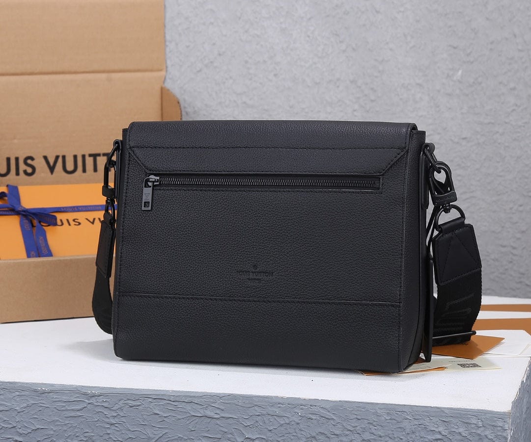 LOUIS VUITTON テイクオフ・メッセンジャー M57080-BRAND OFF