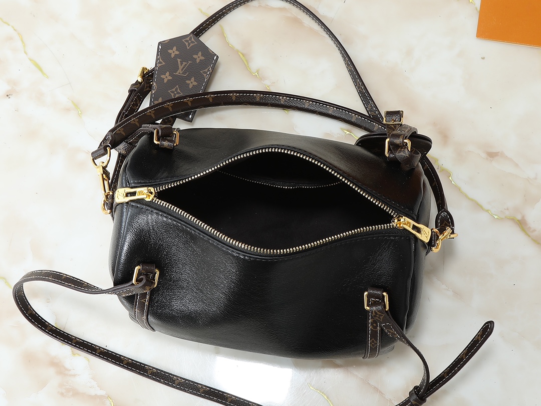 LOUIS VUITTON ルイヴィトン 大人気 ショルダーバッグ M13668 M13667-BRAND OFF