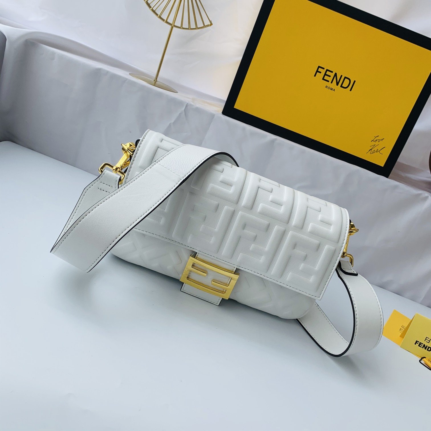 FENDI（フェンディ） メッセンジャーバッグ 26X14X4 CM-BRAND OFF