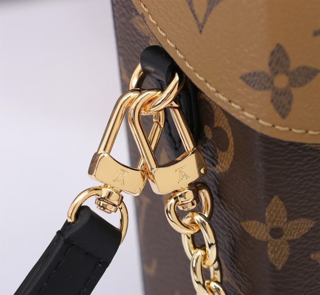 LOUIS VUITTON★CAMERA BOX★携帯電話バッグ M82465-BRAND OFF