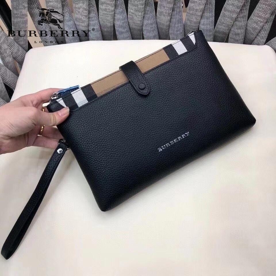 【BURBERRY 公式旗艦店】バーバリー クラッチバッグ 当日出荷 好評に付き再入荷！26*17*3CM-BRAND OFF