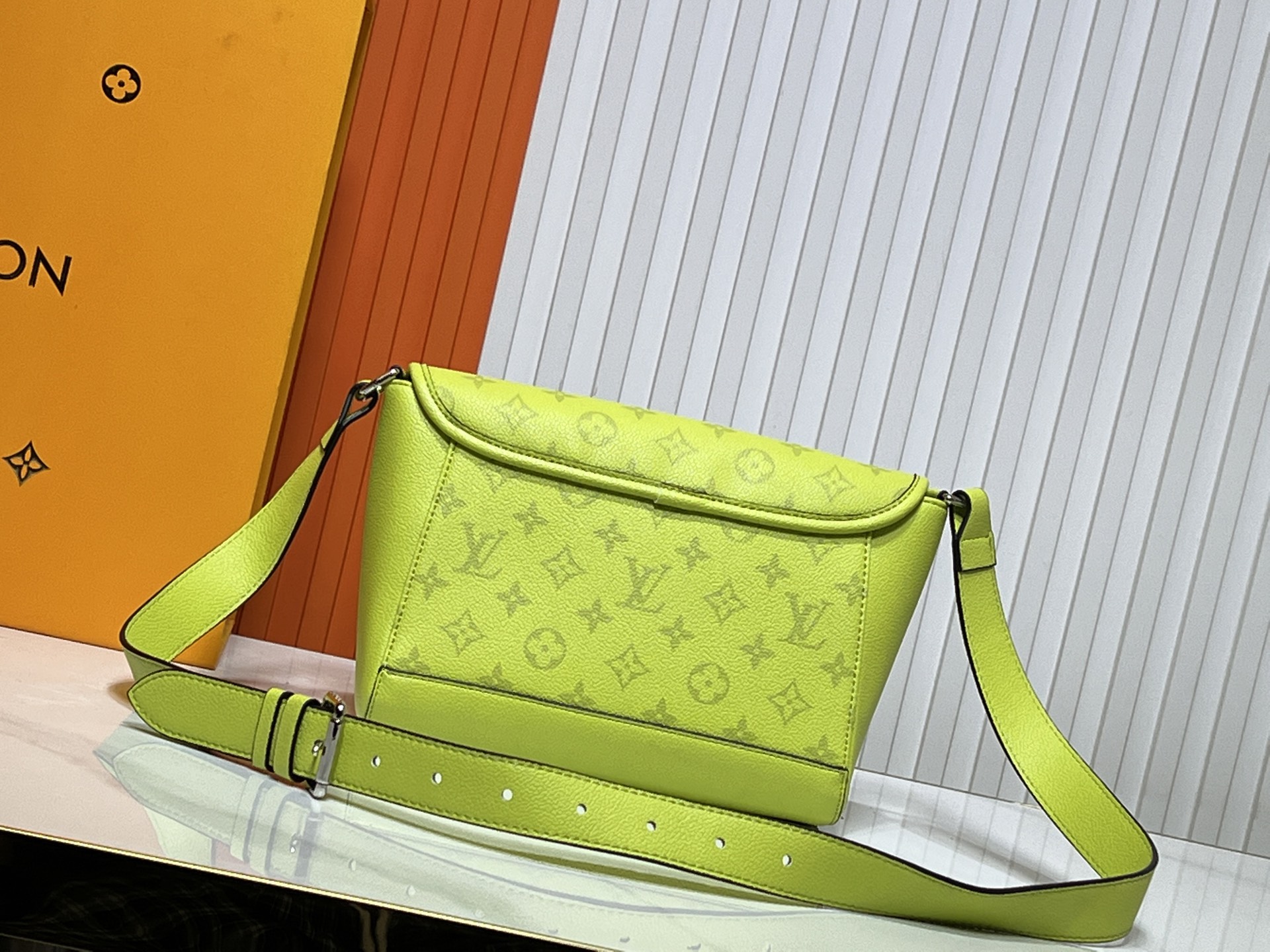 LOUIS VUITTON ルイヴィトン PULSE ショルダーバッグ M14079-BRAND OFF