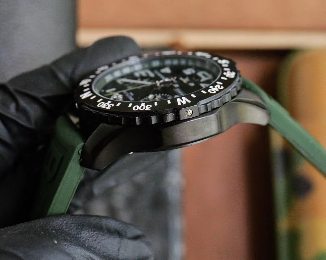 Breitling Endurance Pro X82310D31B1S1-BRAND OFF
