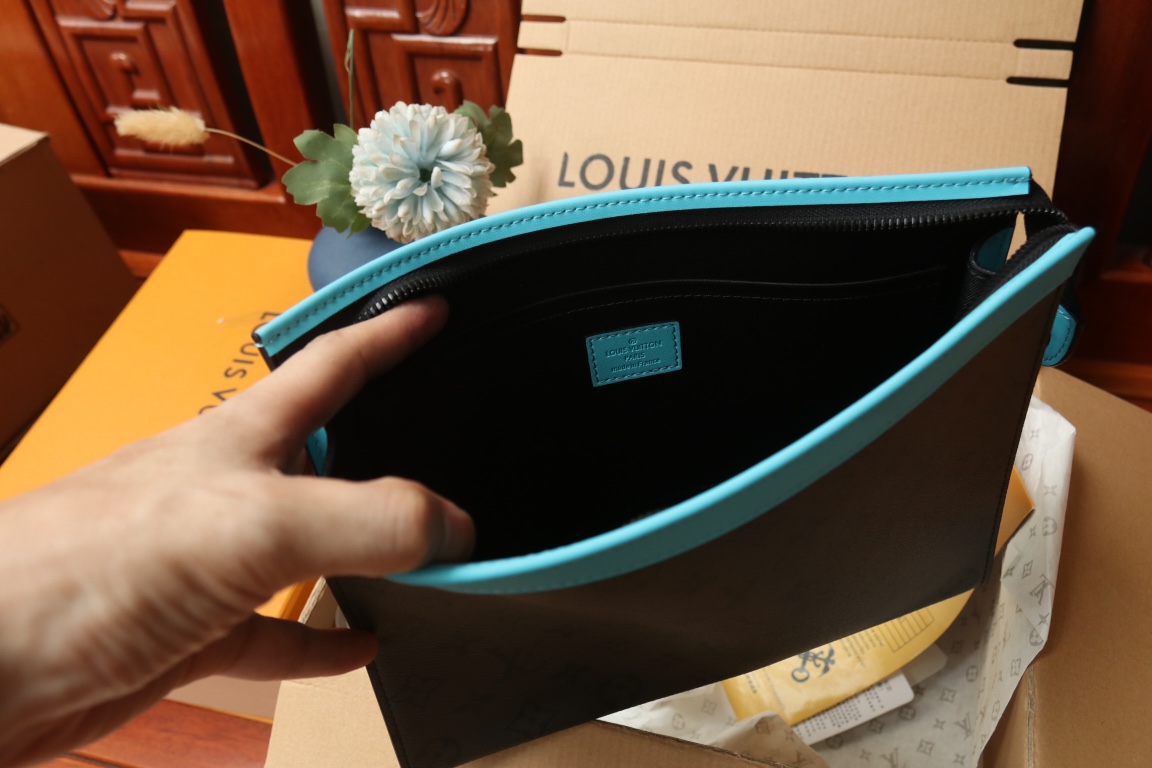 LOUIS VUITTON（ルイヴィトン）Pochette Voyage クラッチバッグ M11466-BRAND OFF