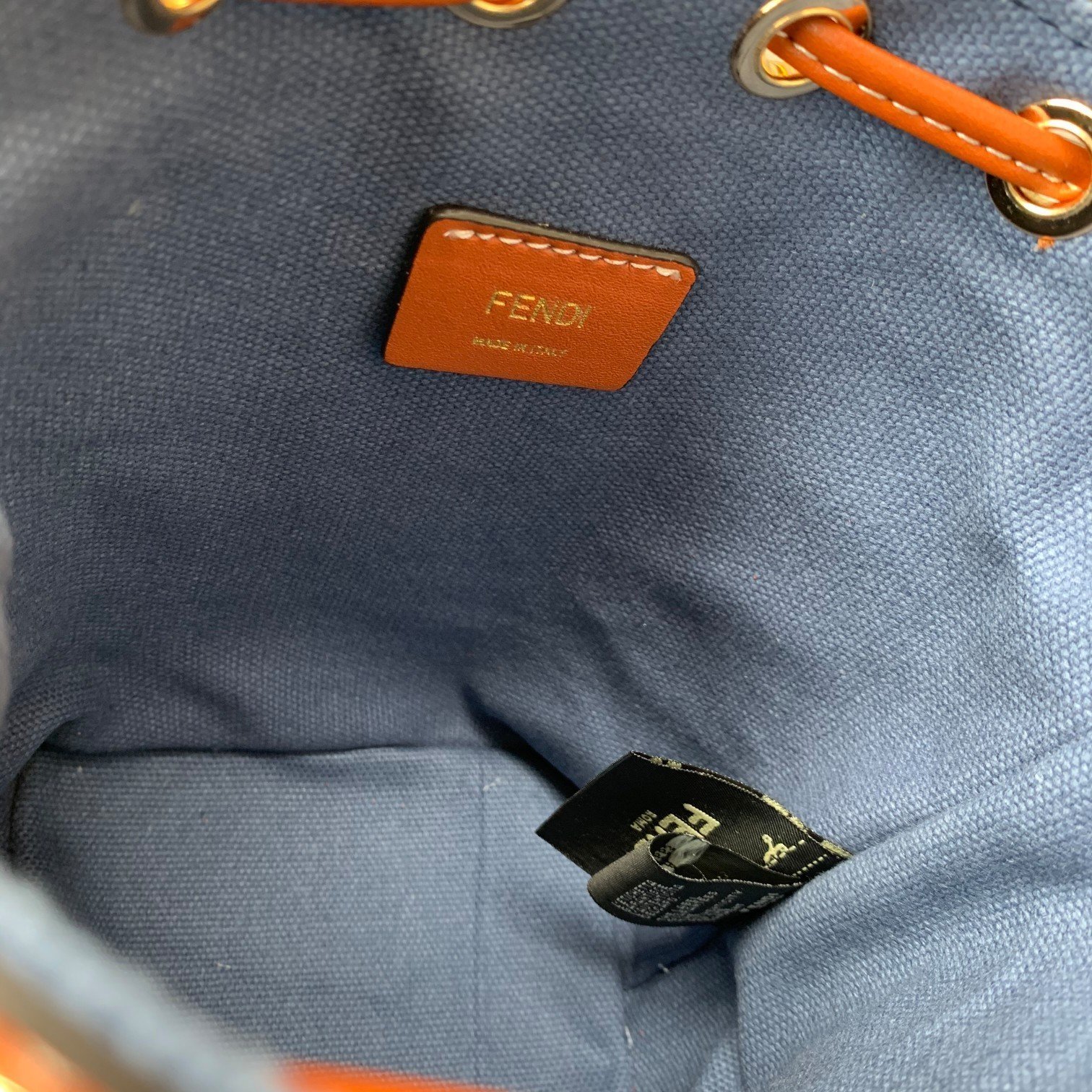 FENDI（フェンディ） メッセンジャーバッグ18X12X10CM-BRAND OFF