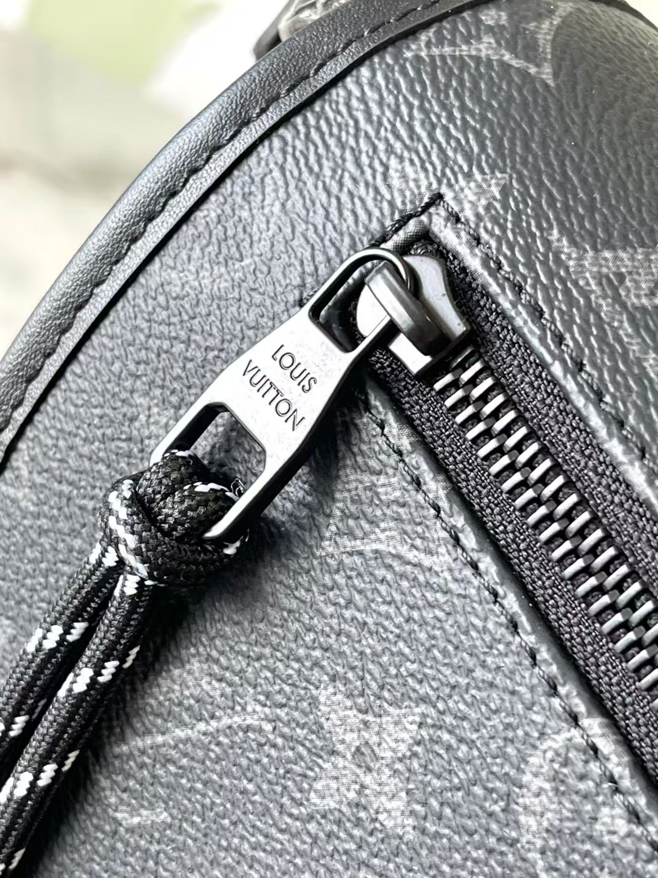 【LOUIS VUITTON旗艦店】ルイ・ヴィトン★PULSE メッセンジャーバッグ M12681-BRAND OFF