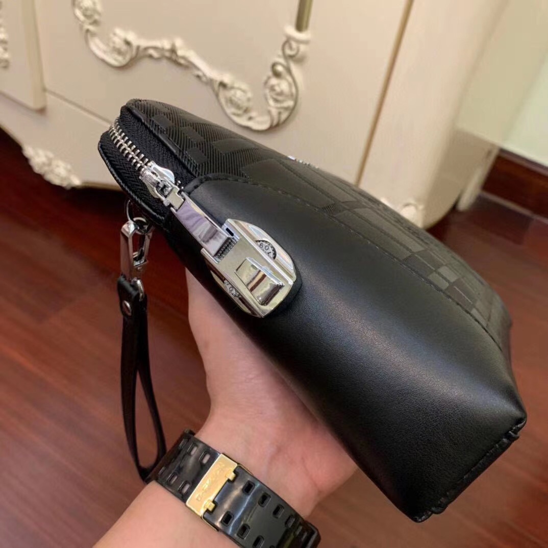 【BURBERRY 公式旗艦店】バーバリー クラッチバッグ 当日出荷 好評に付き再入荷！26*17*3CM-BRAND OFF