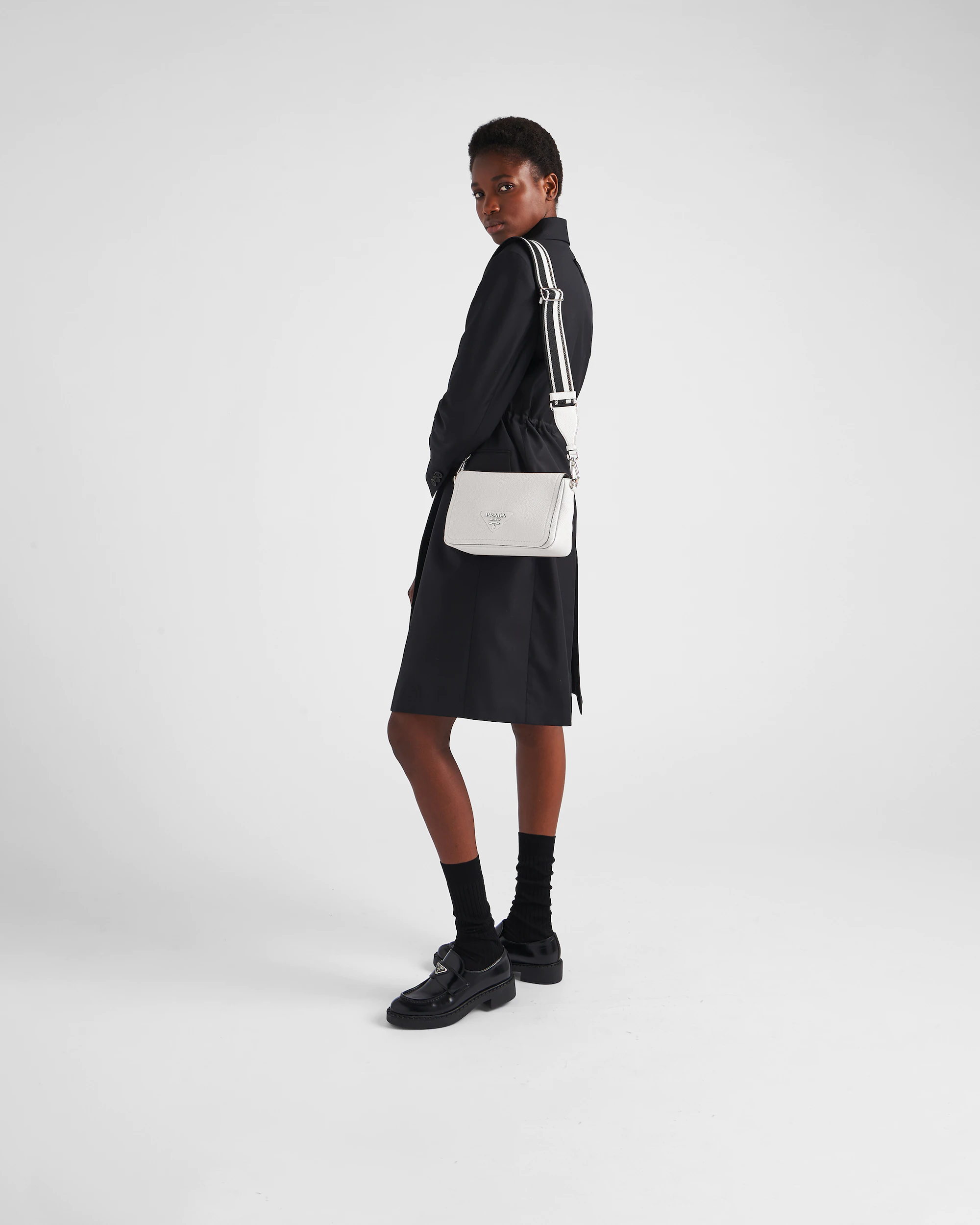 レザーショルダーバッグ-BRAND OFF
