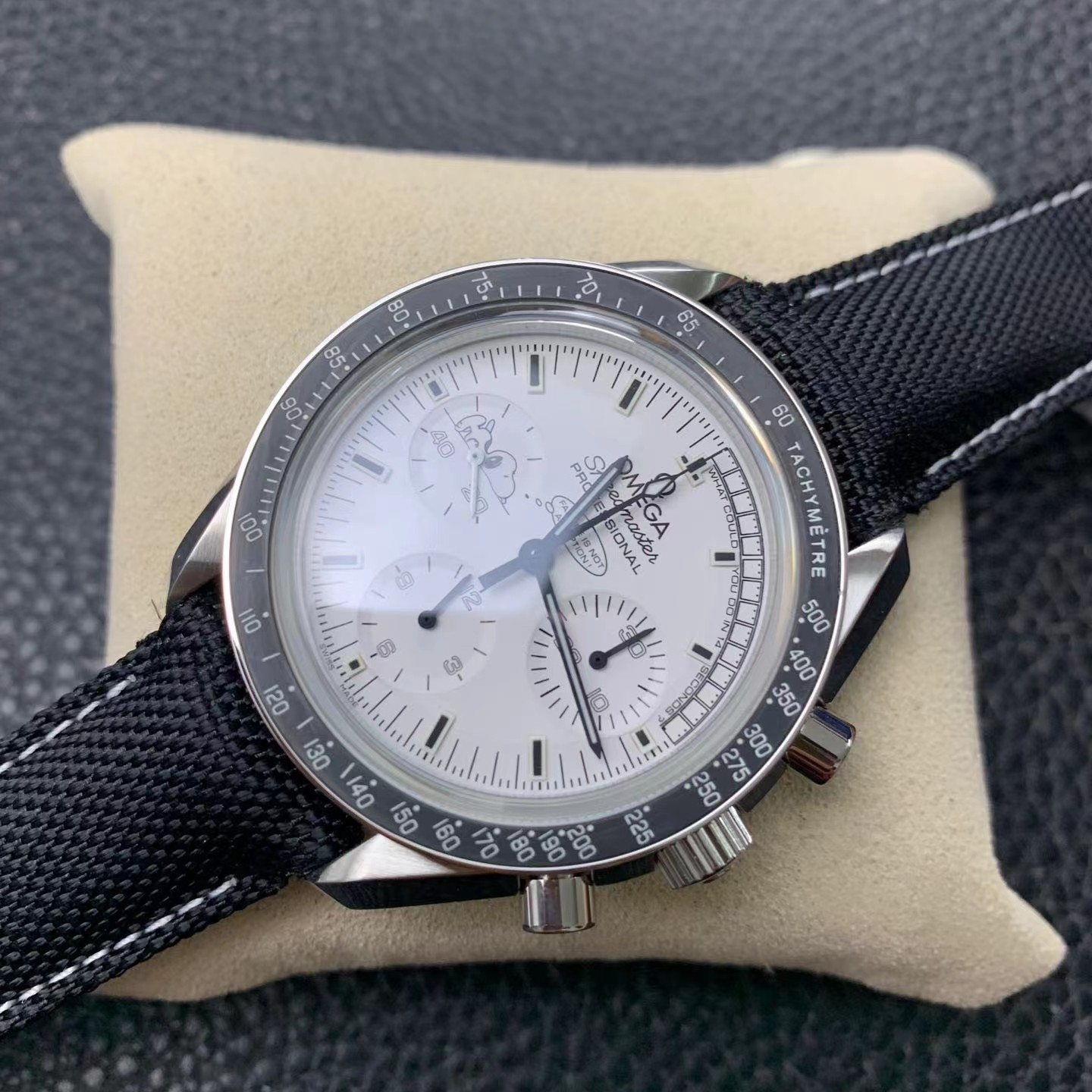 Omega Speedmaster Moonwatch Silver Snoopy Anniversary Edition 311.32.42.30.04.003-BRAND OFF