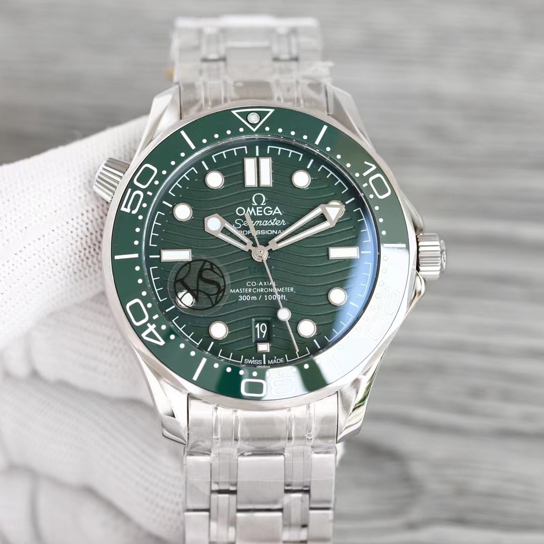 Omega Seamaster Diver 300M Co-Axial Master Chronometer 210.30.42.20.10.001-BRAND OFF