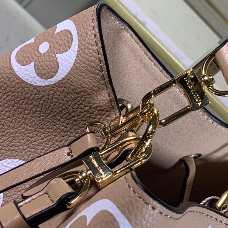Louis Vuitton （ルイヴィトン） ショルダーバッグ 26x26x17.5 cm-BRAND OFF