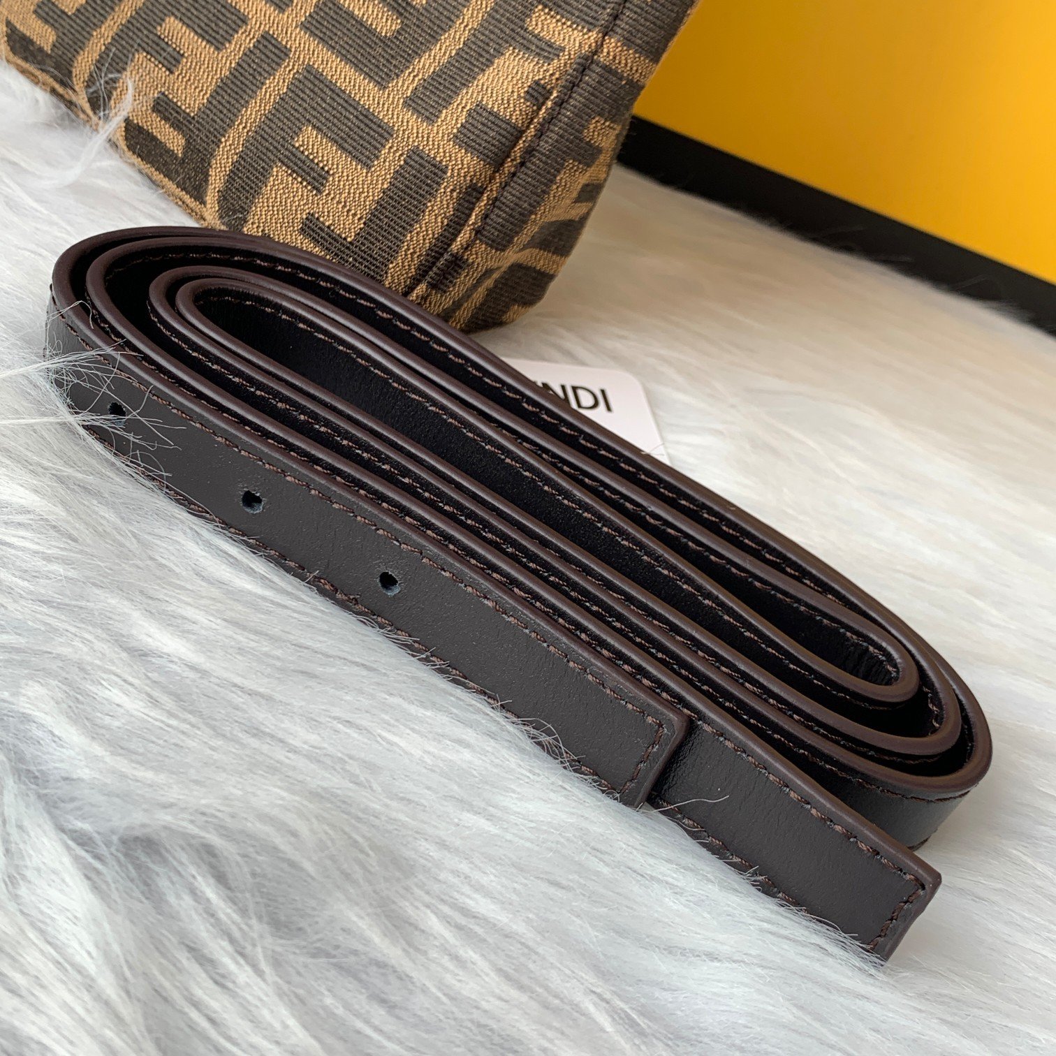 FENDI（フェンディ） メッセンジャーバッグ 30X24X5 CM-BRAND OFF