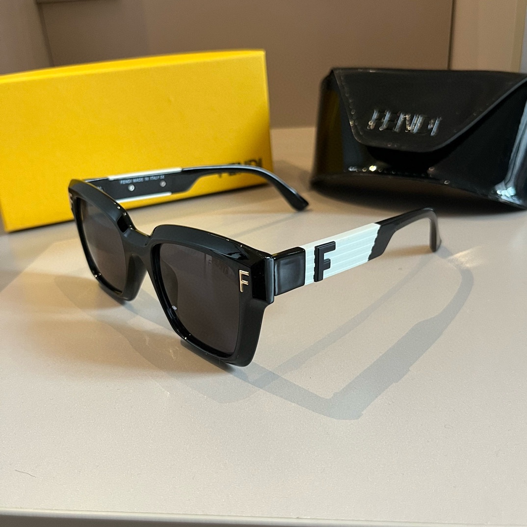 FENDI(フェンディ) サングラス-BRAND OFF