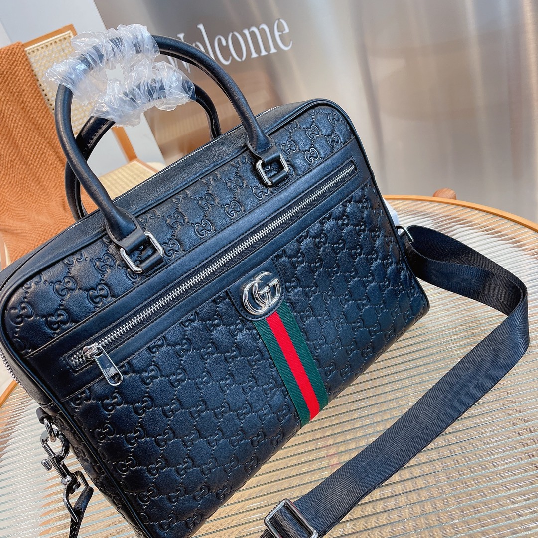 GUCCI(グッチ) ショルダーメッセンジャーバッグ-BRAND OFF