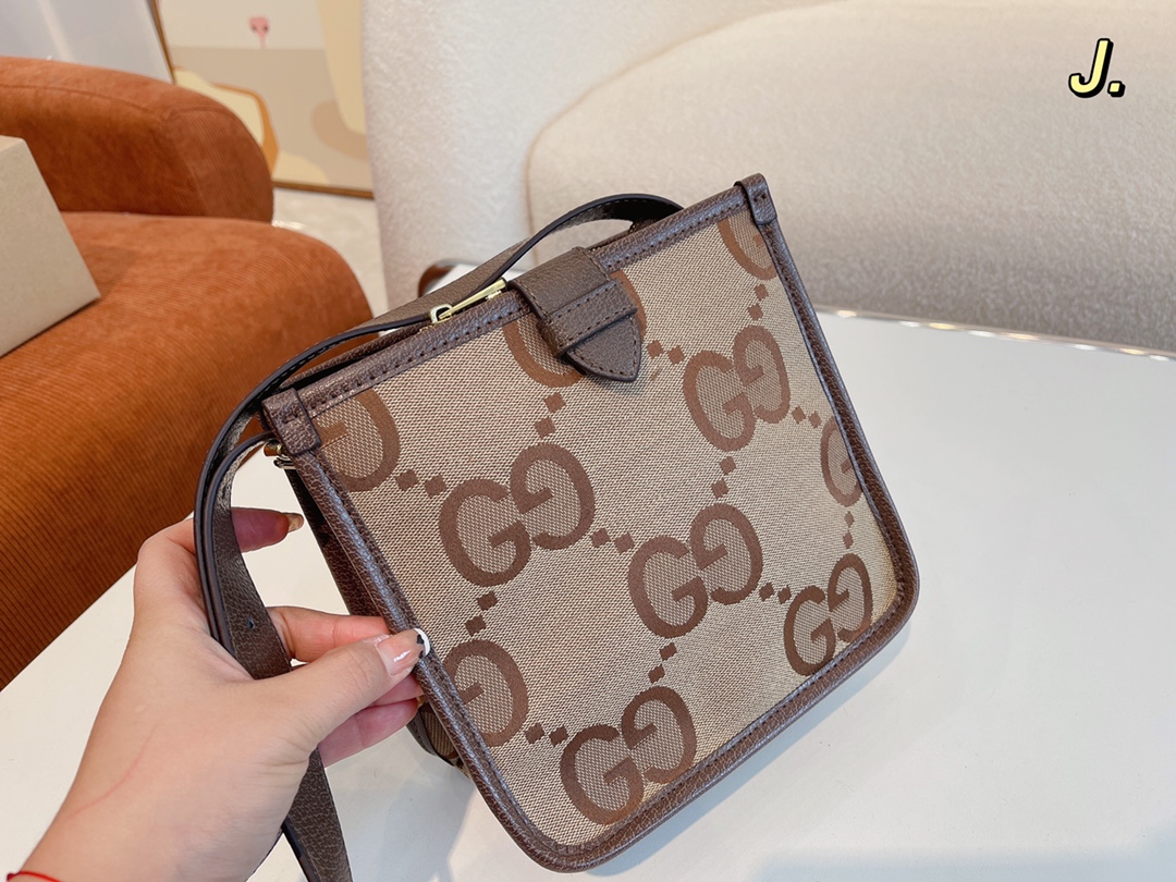 GUCCI〔グッチ〕GGショルダーバッグ 21X12X20CM-BRAND OFF