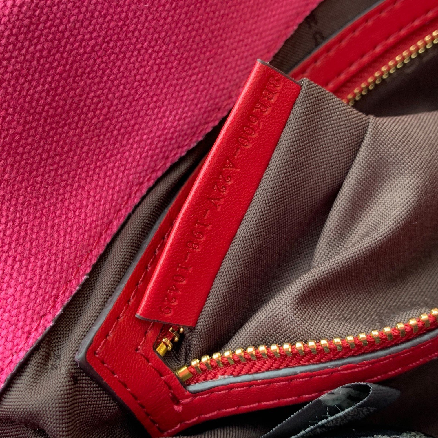 FENDI（フェンディ） メッセンジャーバッグ 26X14X4 CM-BRAND OFF