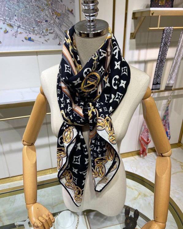 【2026】【LV Louis Vuitton ルイ·ヴィトン】オートクチュール ファッション トランジショナル カラー ロング ビアード スカーフ140*140CM-BRAND OFF