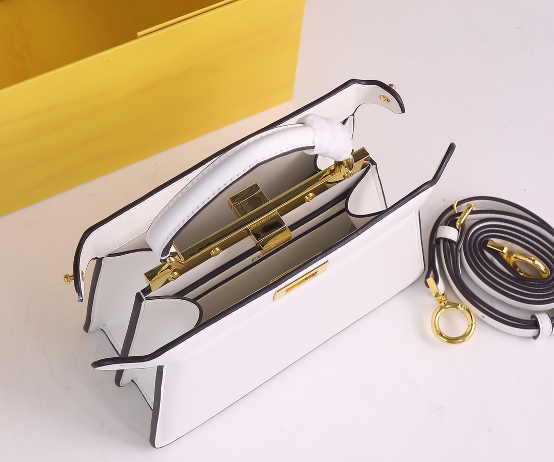【FENDI 公式 旗艦店】フェンディ ハンドバッグ 当日出荷 好評に付き再入荷！20*15.5*11CM-BRAND OFF