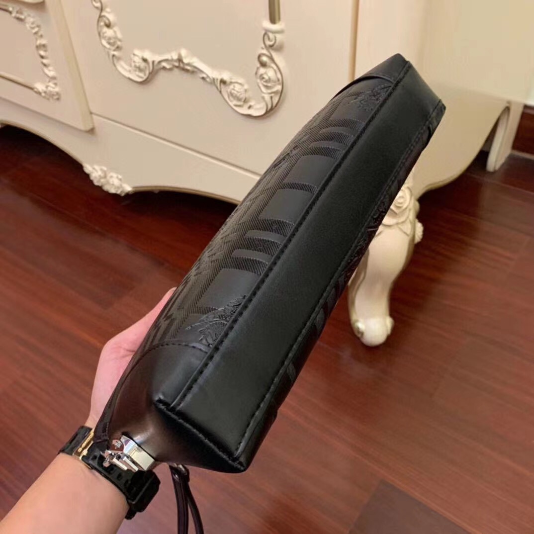 【BURBERRY 公式旗艦店】バーバリー クラッチバッグ 当日出荷 好評に付き再入荷！26*17*3CM-BRAND OFF