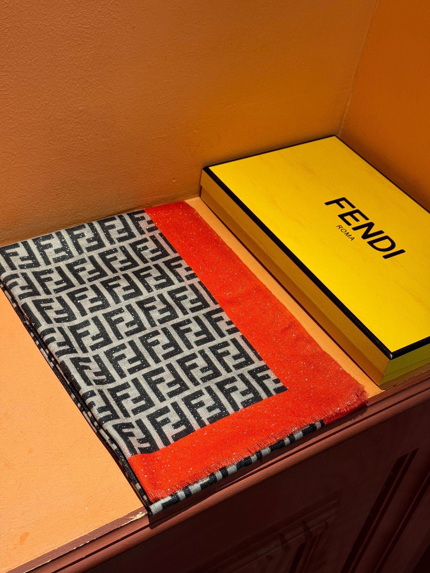 【FENDI  フェンディ】スカーフ 30*180CM   241207-BRAND OFF
