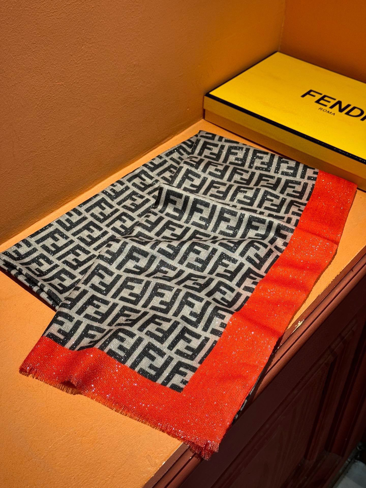 【FENDI  フェンディ】スカーフ 30*180CM   241207-BRAND OFF