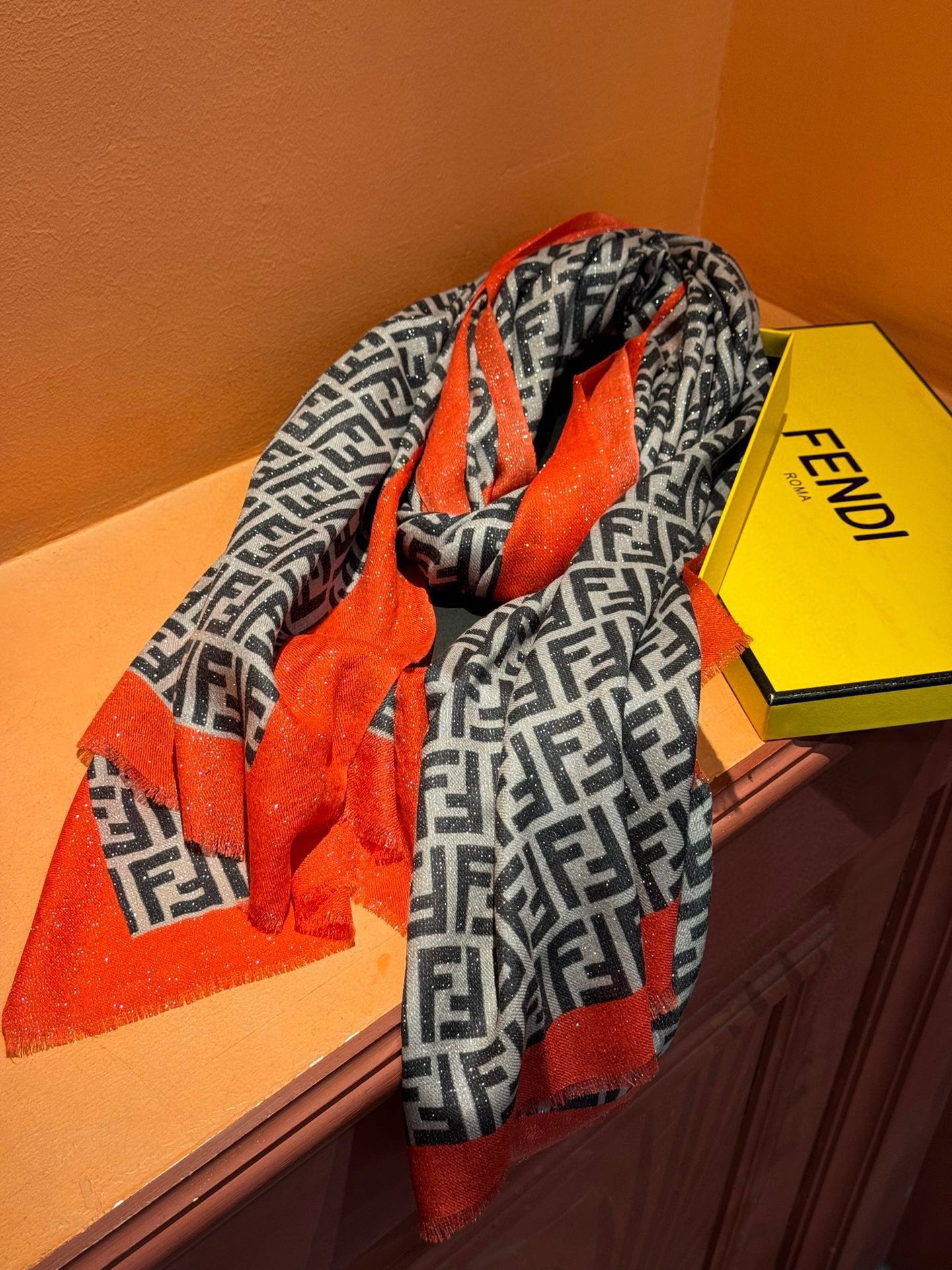 【FENDI  フェンディ】スカーフ 30*180CM   241207-BRAND OFF