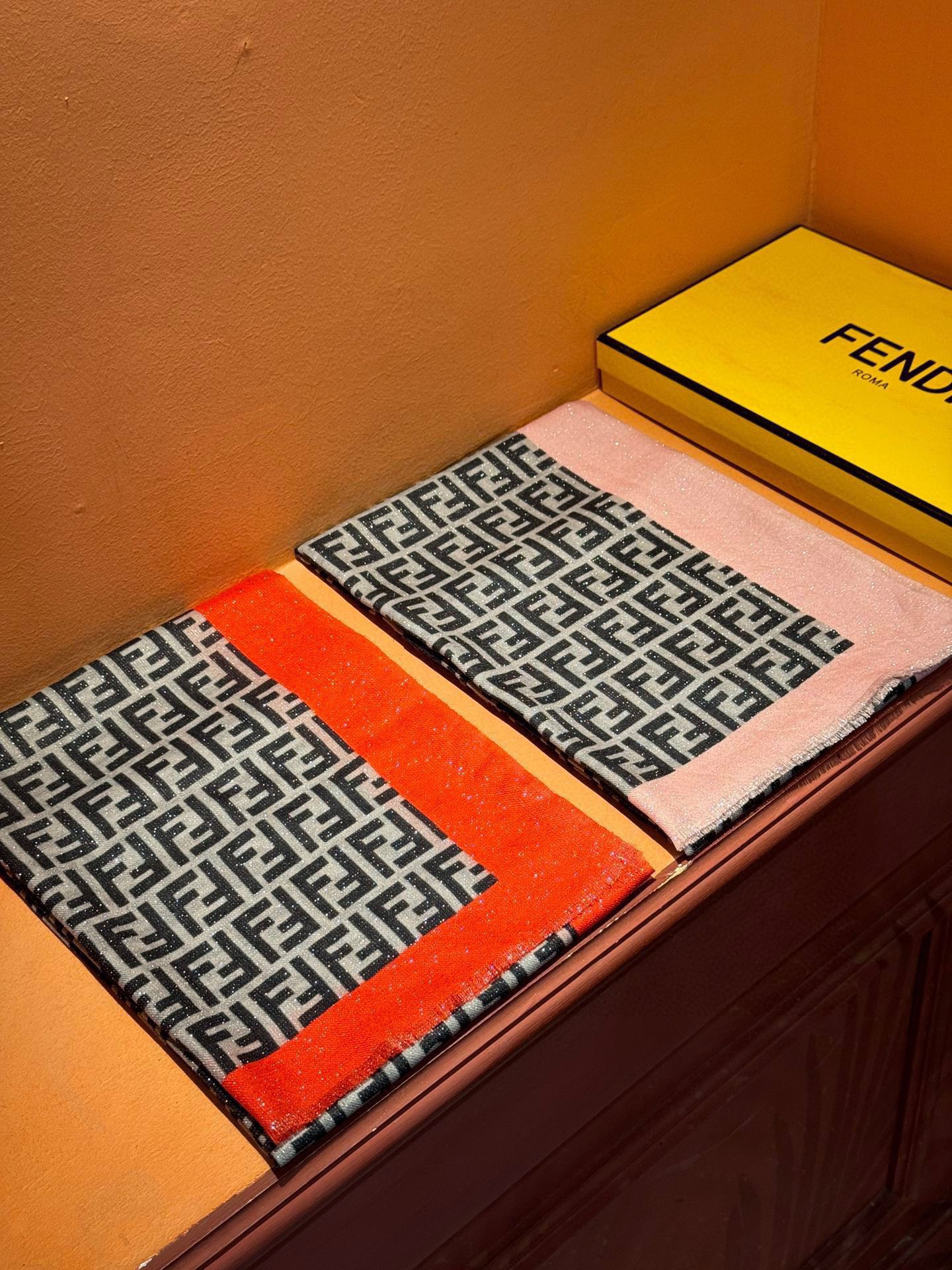 【FENDI  フェンディ】スカーフ 30*180CM   241207-BRAND OFF