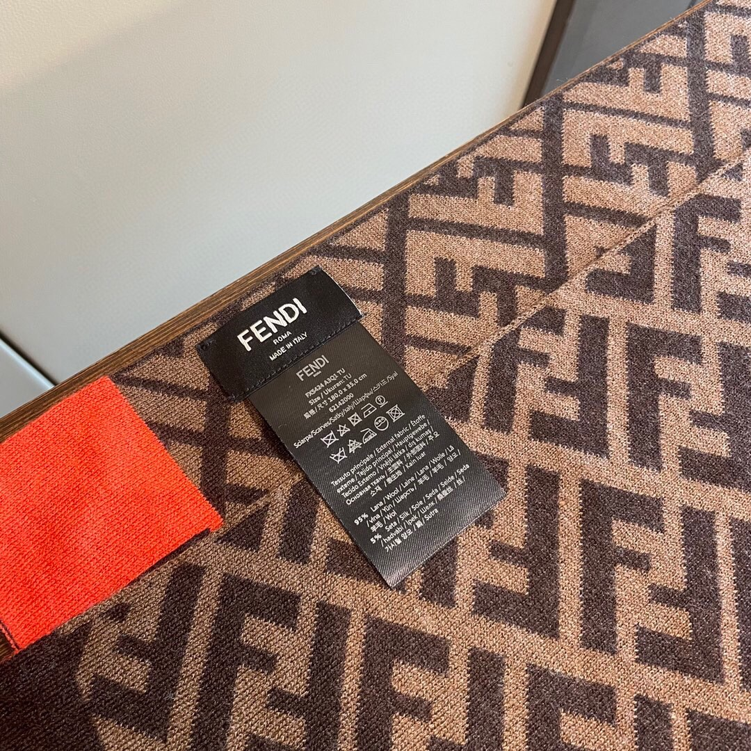 【FENDI  フェンディ】スカーフ 32*200CM   241207-BRAND OFF