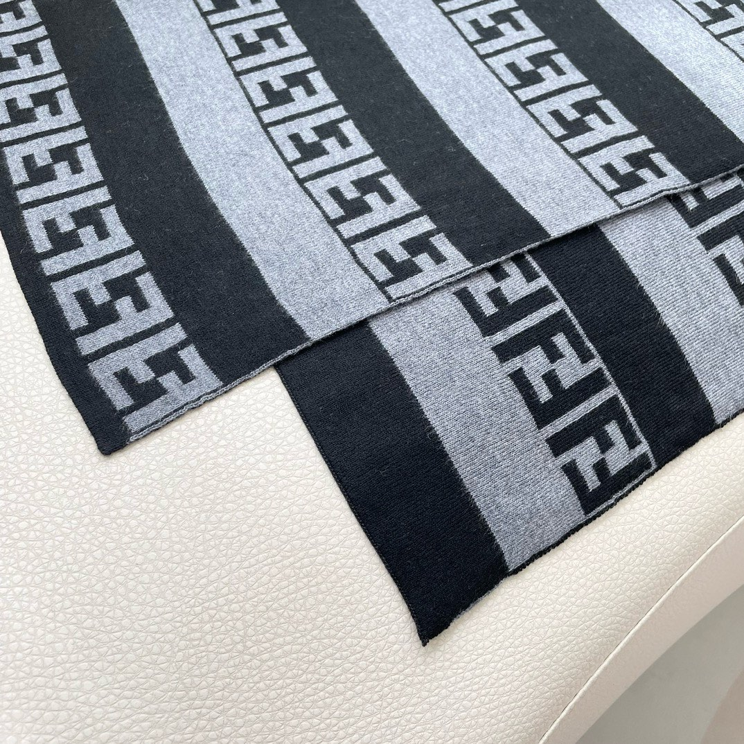 【FENDI  フェンディ】スカーフ 180*32CM   241207-BRAND OFF