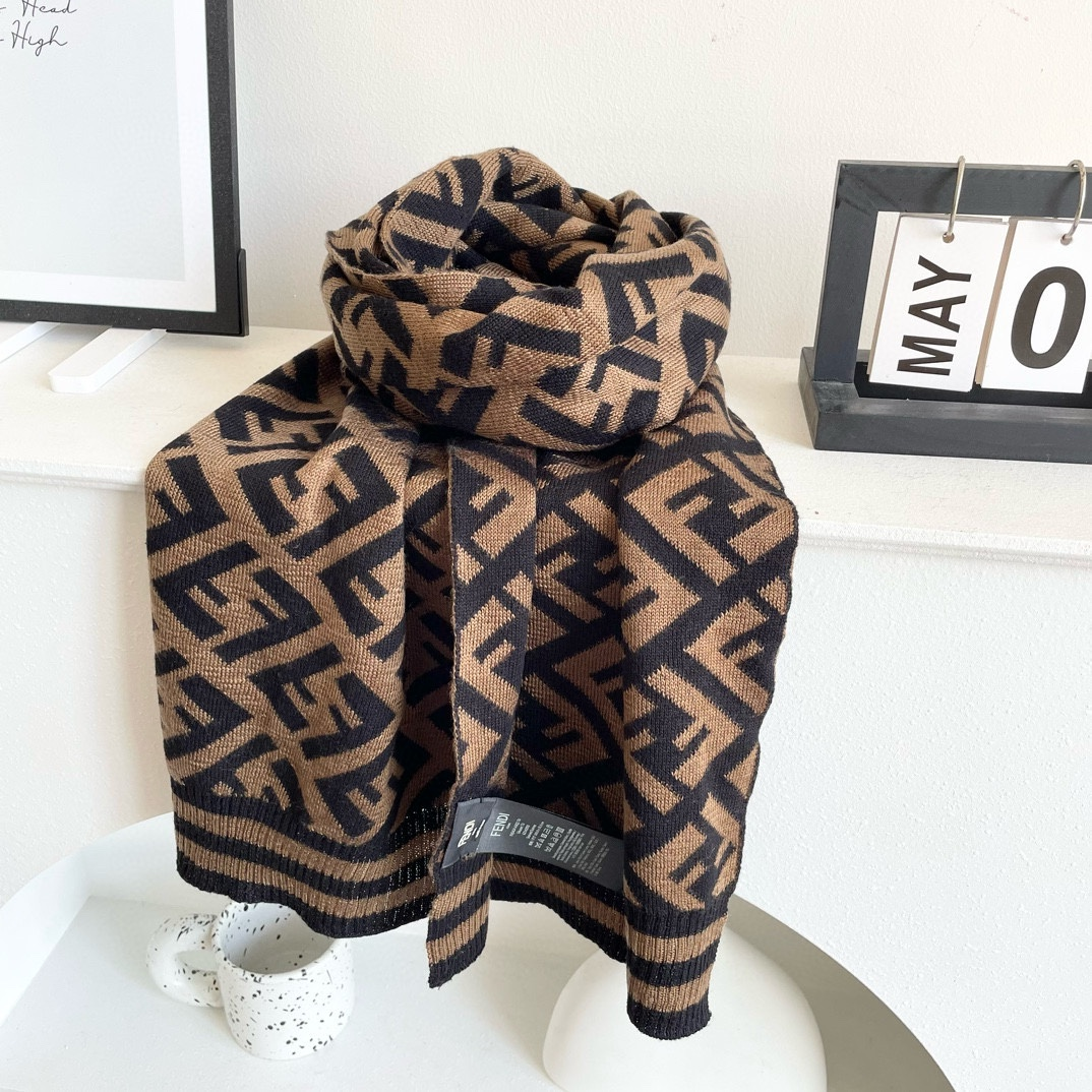 【FENDI  フェンディ】スカーフ 180*32CM   241207-BRAND OFF
