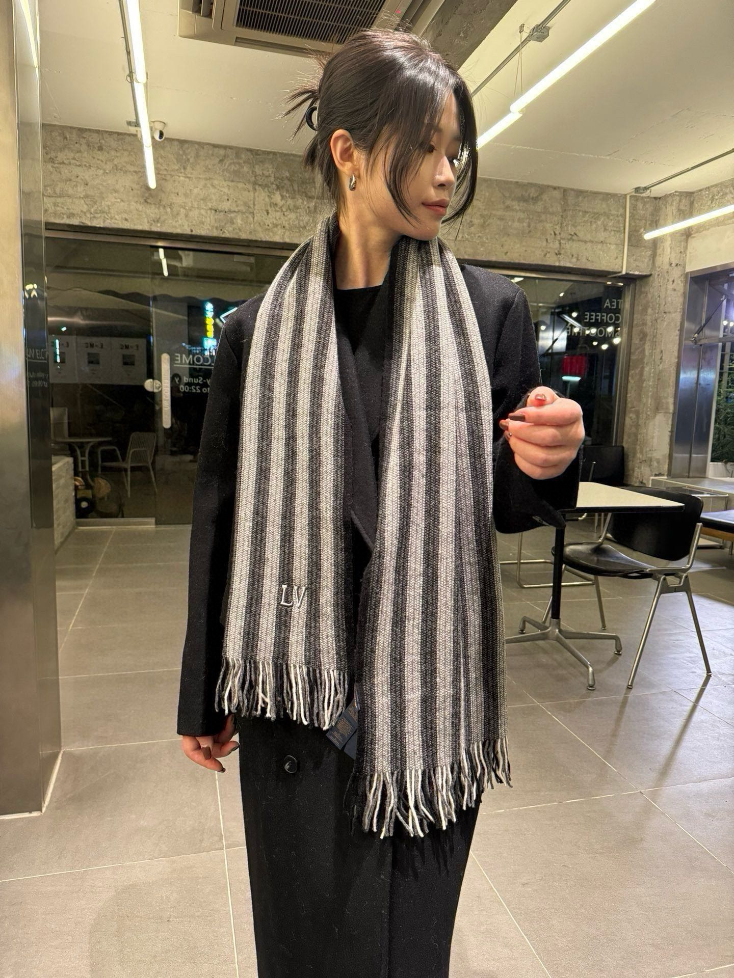 【LOUIS VUITTON   ルイヴィトン】スカーフ 35*180CM   241207-BRAND OFF