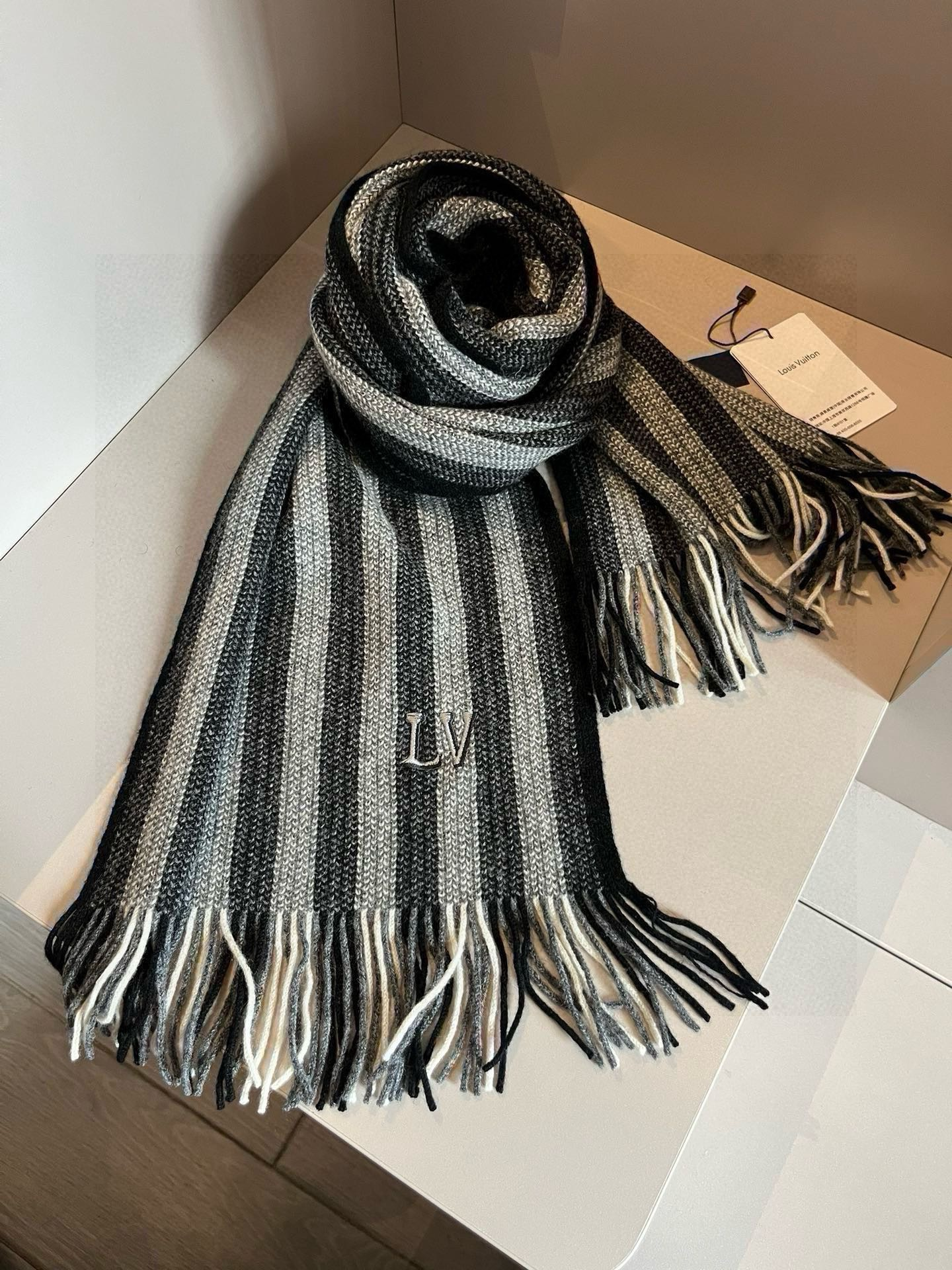 【LOUIS VUITTON   ルイヴィトン】スカーフ 35*180CM   241207-BRAND OFF