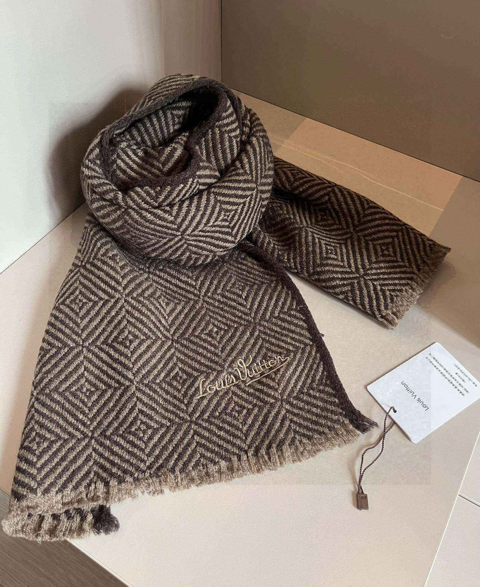 【LOUIS VUITTON   ルイヴィトン】スカーフ 30*180CM   241207-BRAND OFF
