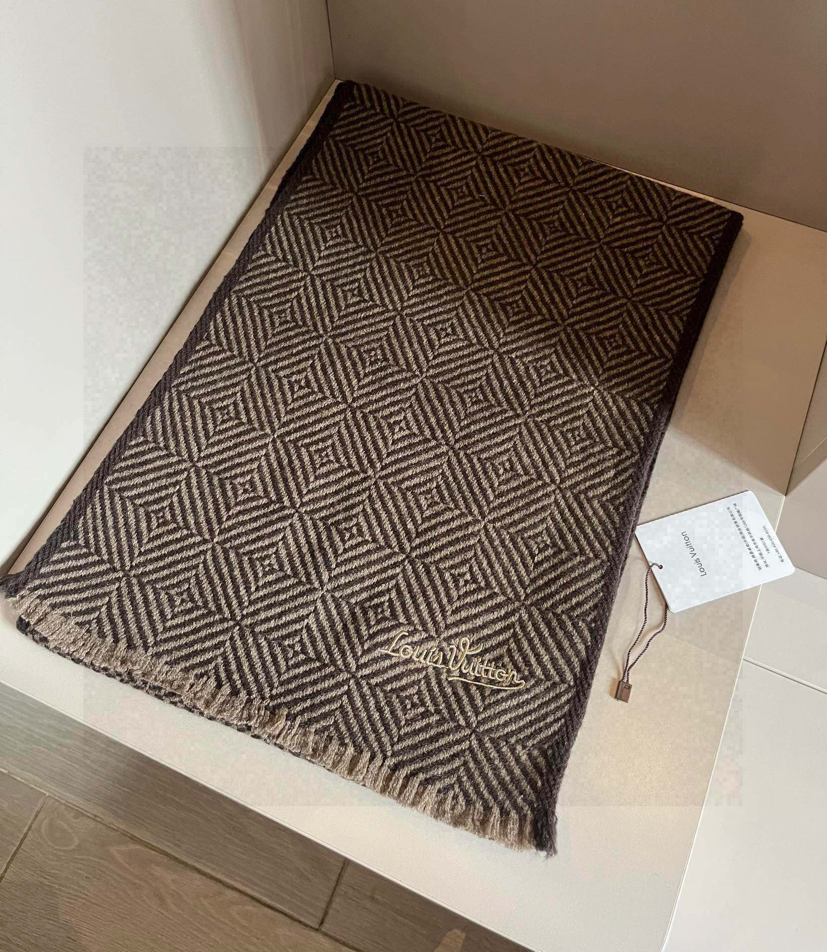 【LOUIS VUITTON   ルイヴィトン】スカーフ 30*180CM   241207-BRAND OFF