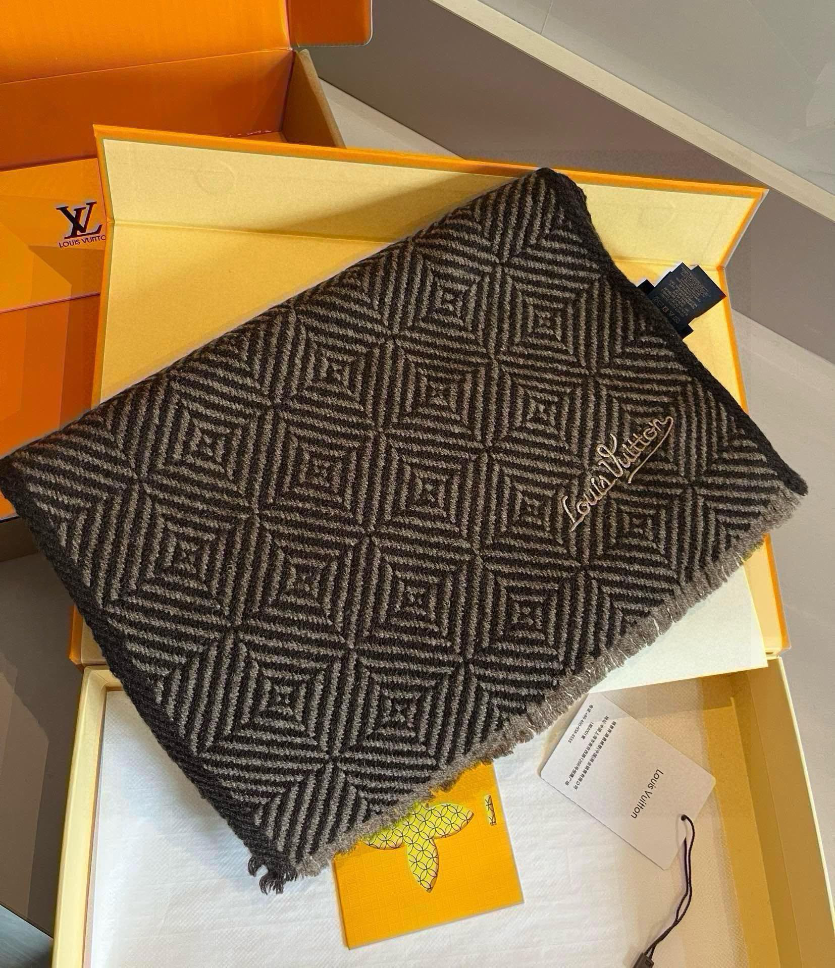 【LOUIS VUITTON   ルイヴィトン】スカーフ 30*180CM   241207-BRAND OFF