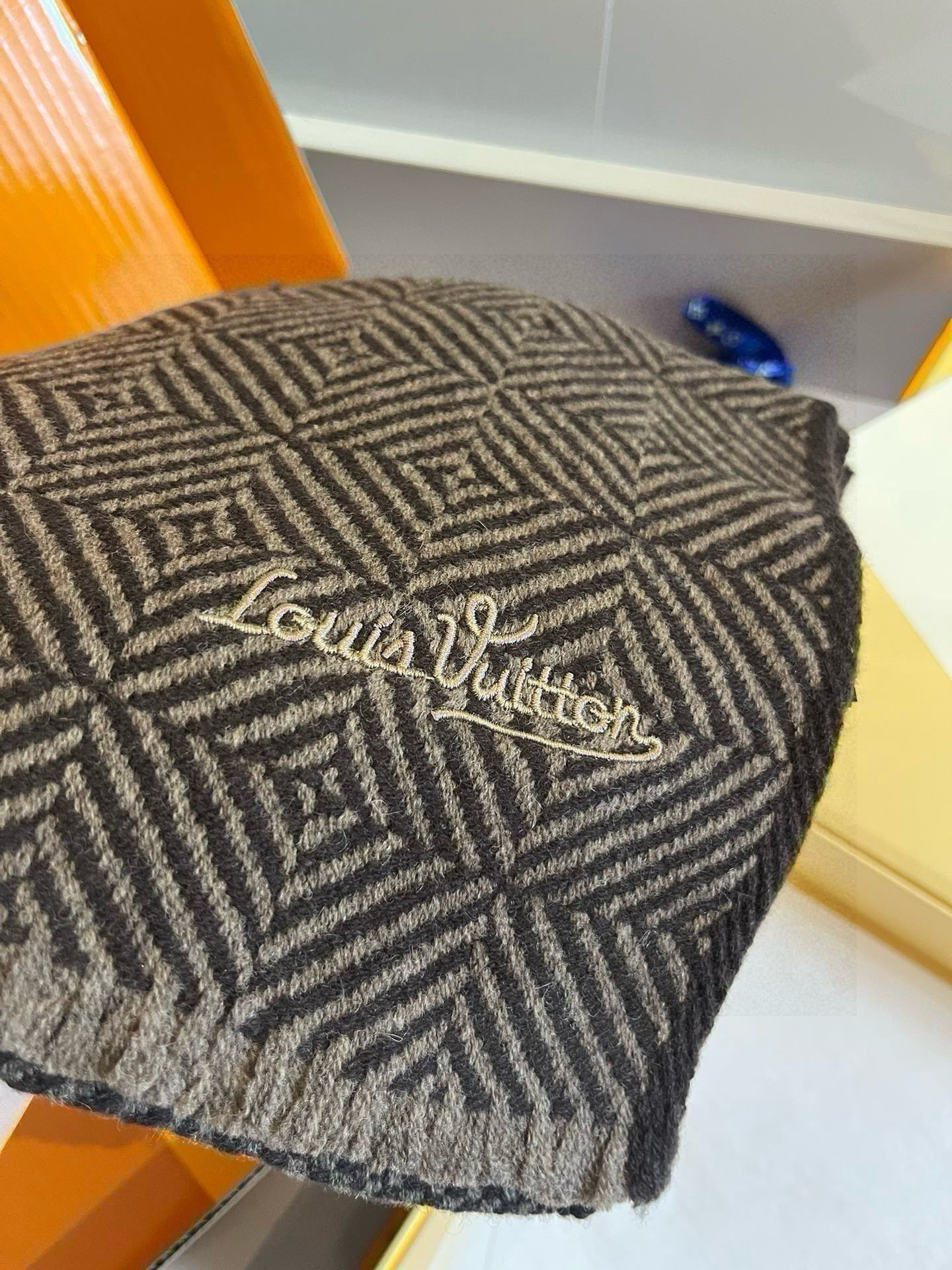 【LOUIS VUITTON   ルイヴィトン】スカーフ 30*180CM   241207-BRAND OFF