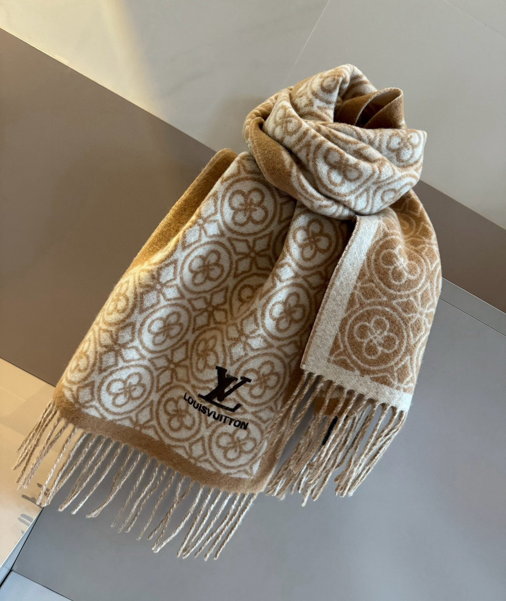 【LOUIS VUITTON   ルイヴィトン】スカーフ 30*180CM   241207-BRAND OFF