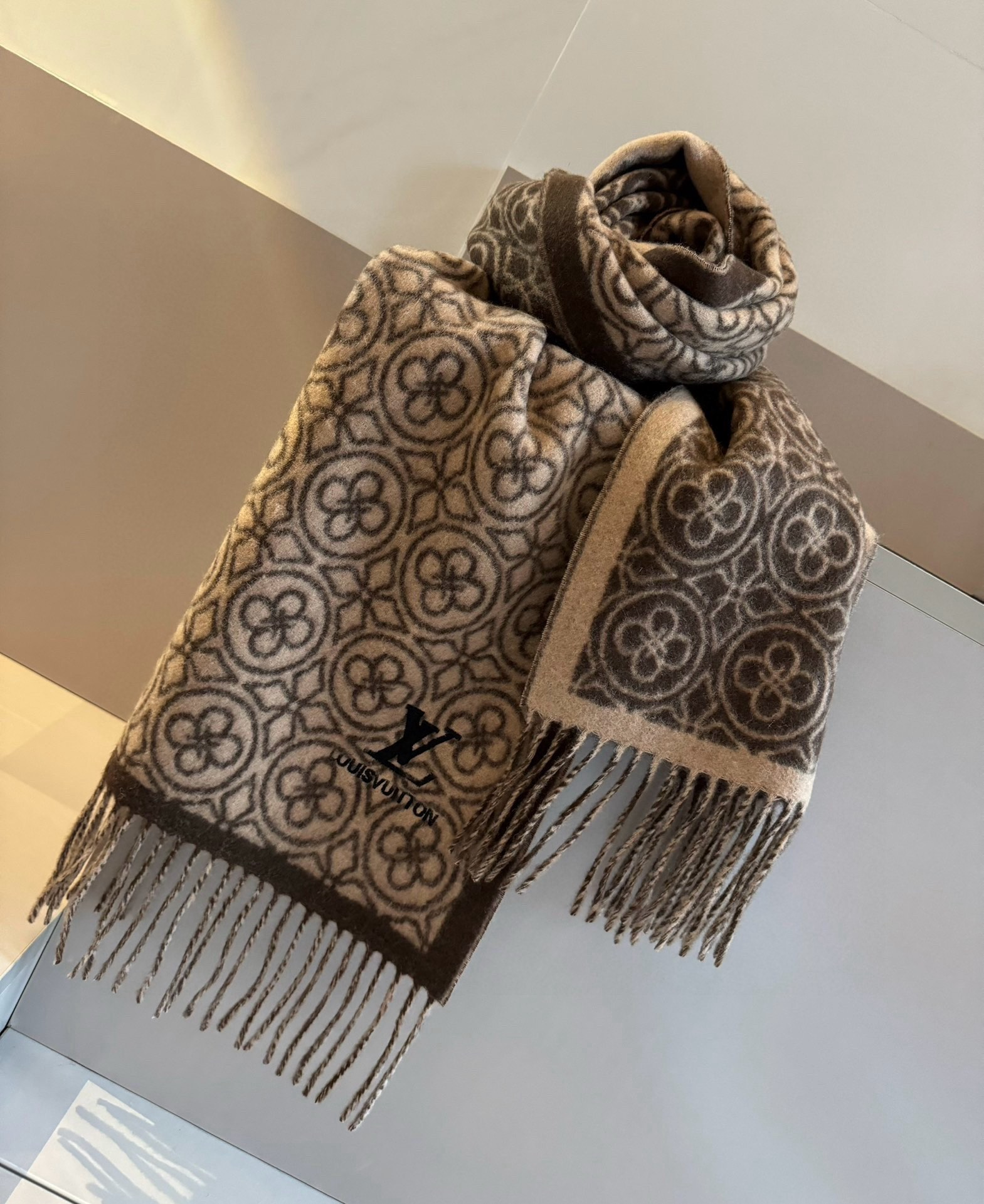 【LOUIS VUITTON   ルイヴィトン】スカーフ 30*180CM   241207-BRAND OFF