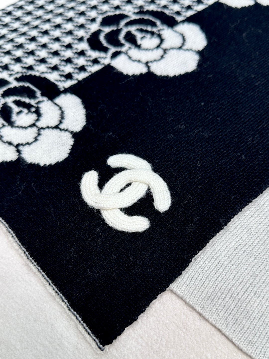 【CHANEL  シャネル 】スカーフ 33*180CM  241209-BRAND OFF