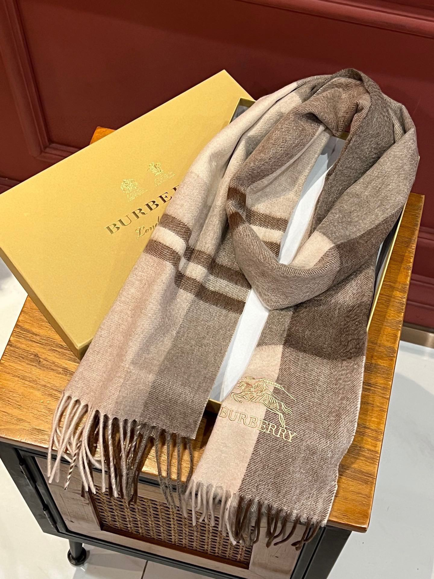 【BURBERRY  バーバリー】スカーフ32*180CM  241209-BRAND OFF