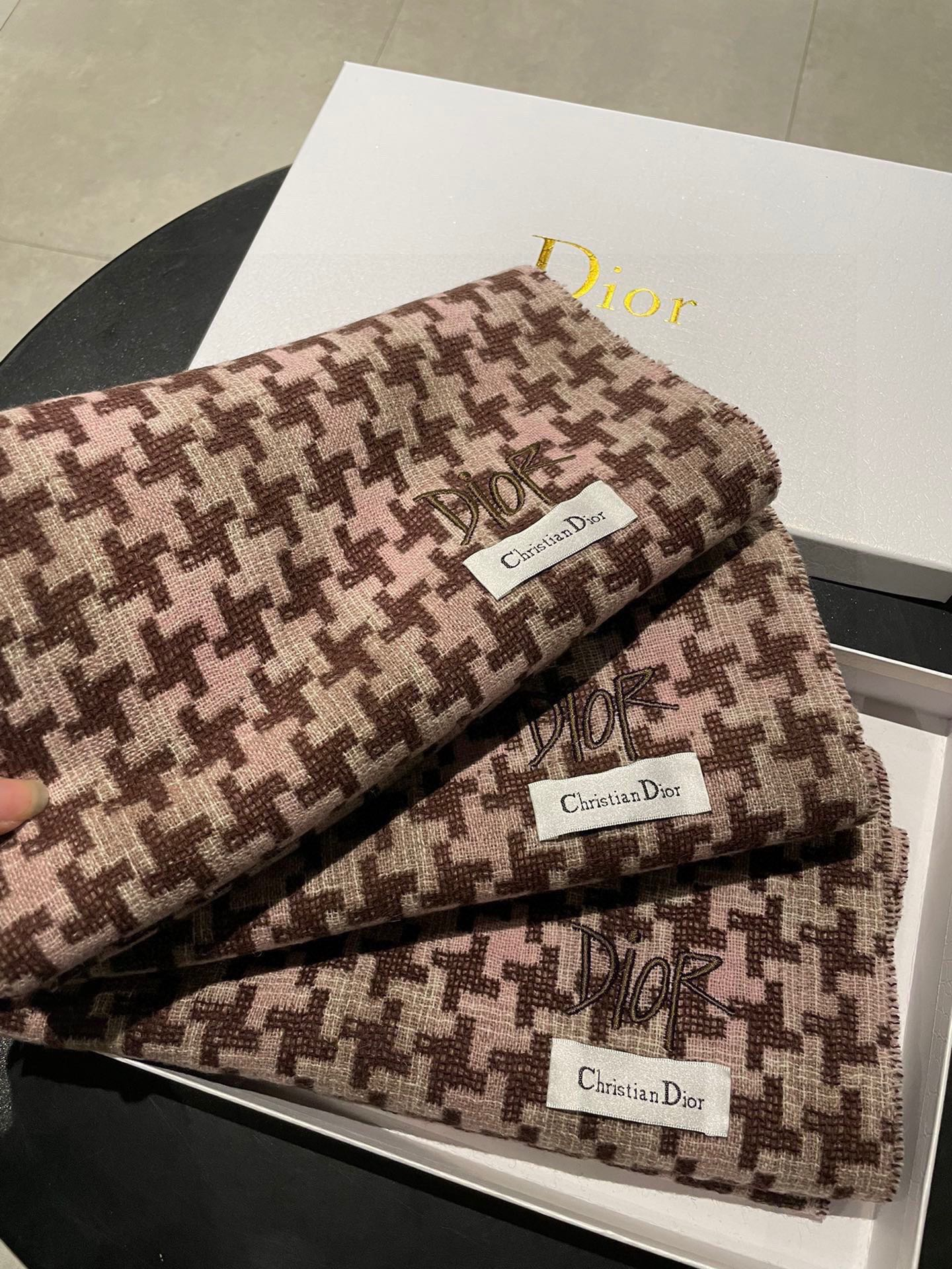 【DIOR  ディオール 】スカーフ  70*200cm  241210-BRAND OFF
